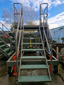 Mobile Loading Platform Ladders